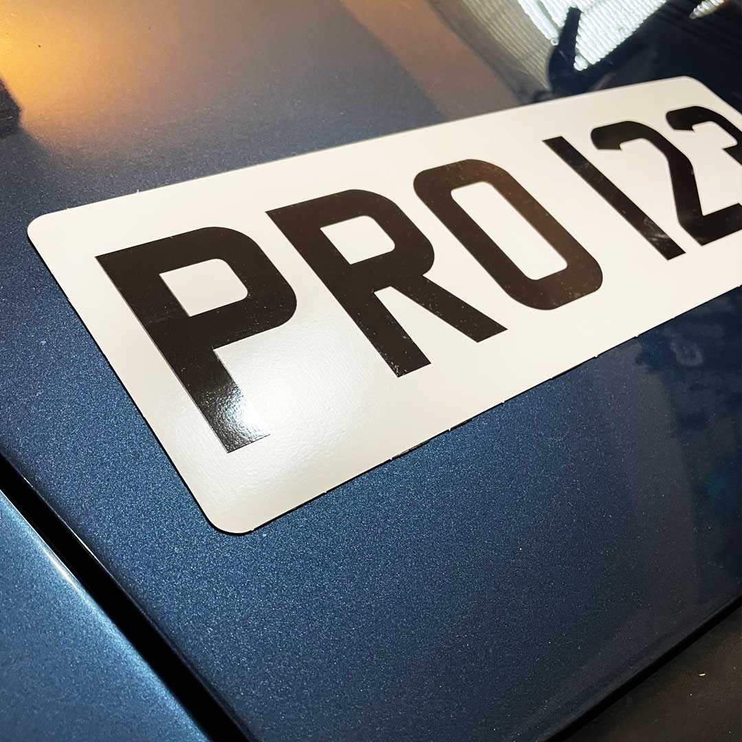 Small Magnetic show plates